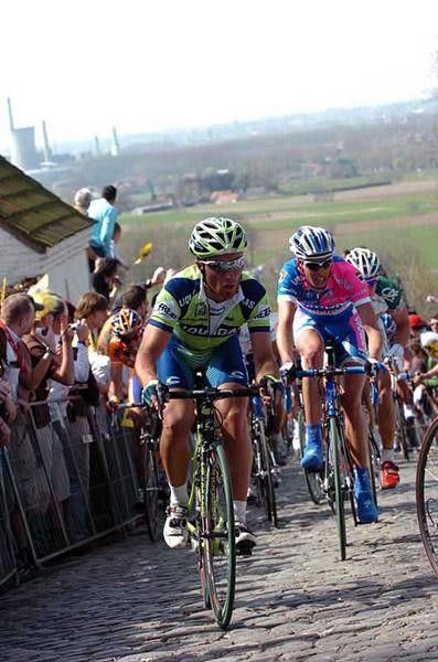 Paolini and Ballan crest one of the early climbs