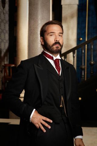 Jeremy Piven as Harry Selfridge.