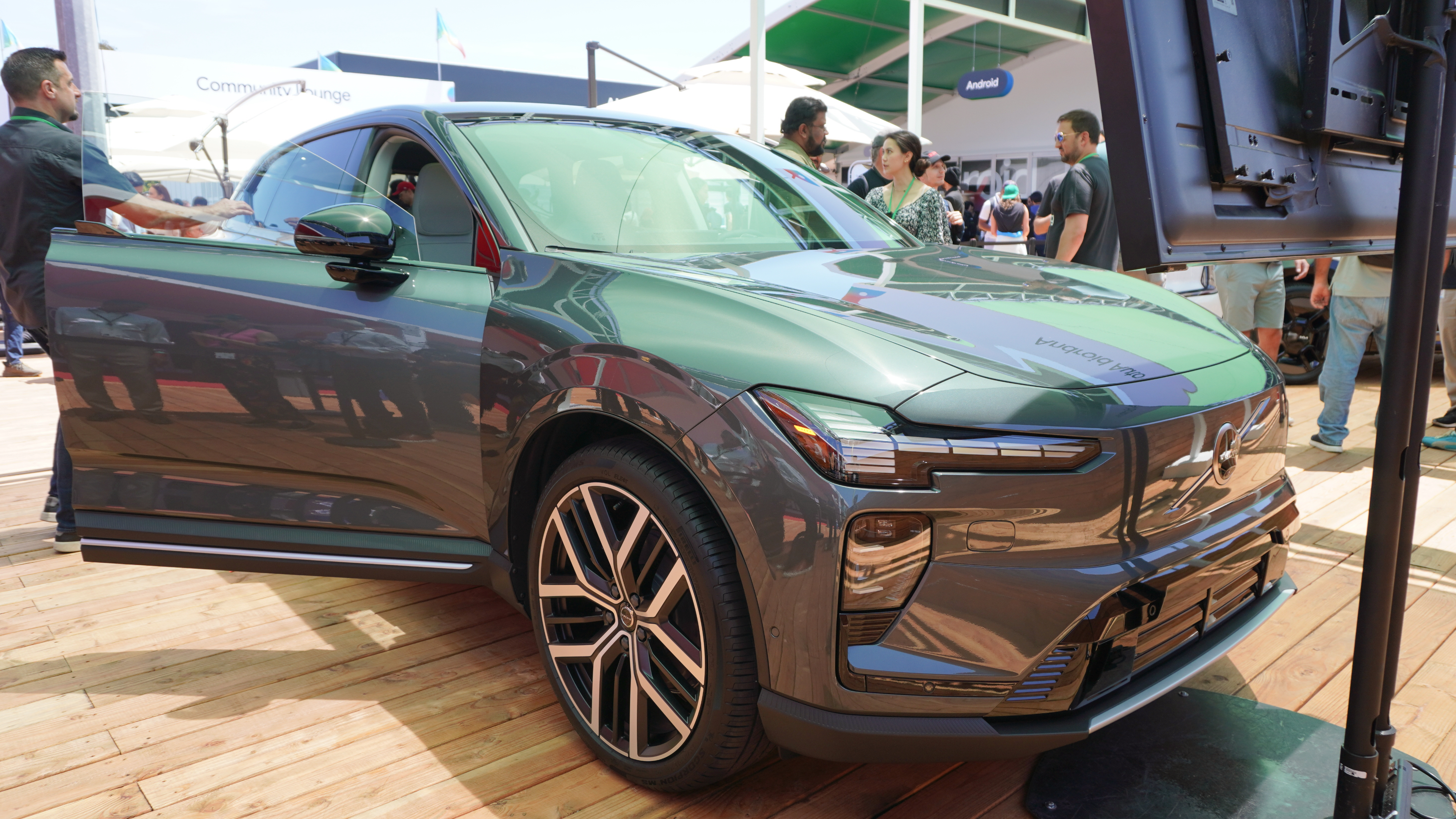 I just tested the next-generation of Android Auto, and it&rsquo;s a huge leap forward that embarrasses Apple CarPlay