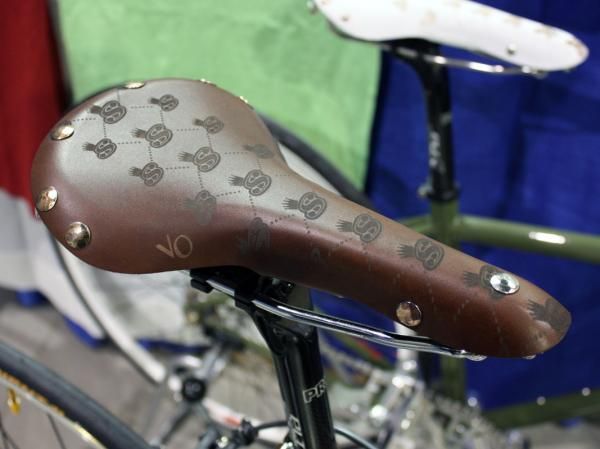 The leather saddle gets the same treatment.