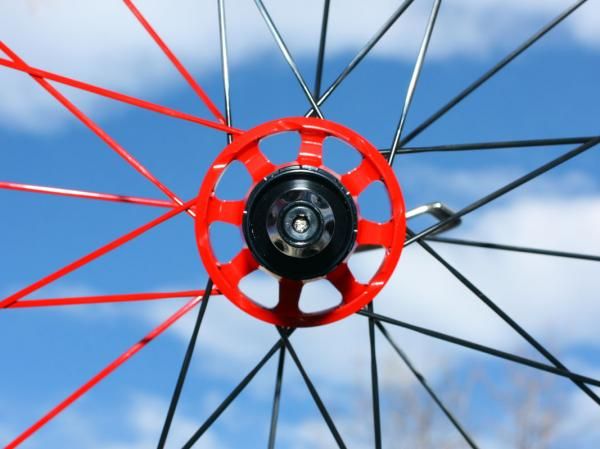 2:1 rear lacing yields a nearly perfectly balanced tension between the driveside and non-driveside, suggesting good long-term durability
