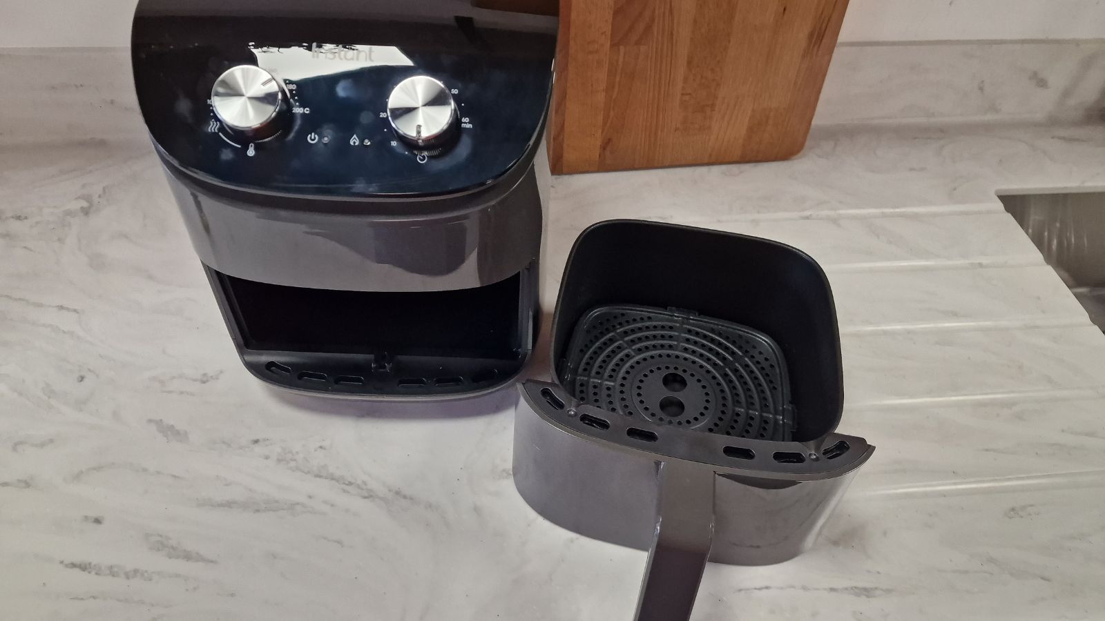 Instant Compact 3.8L Air Fryer