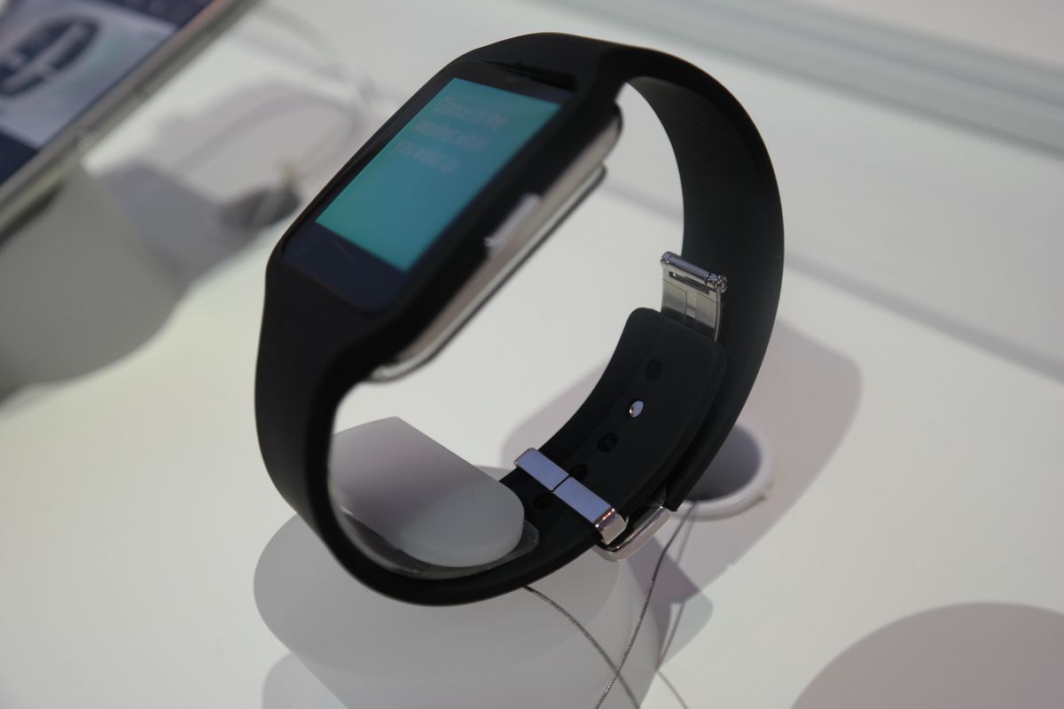 Sony SmartWatch 3 HandsOn Android Wear and Lifelog Tom's Guide