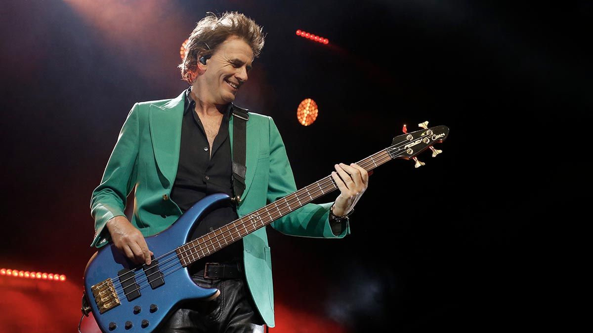 What Bass Guitar Does John Taylor Play  