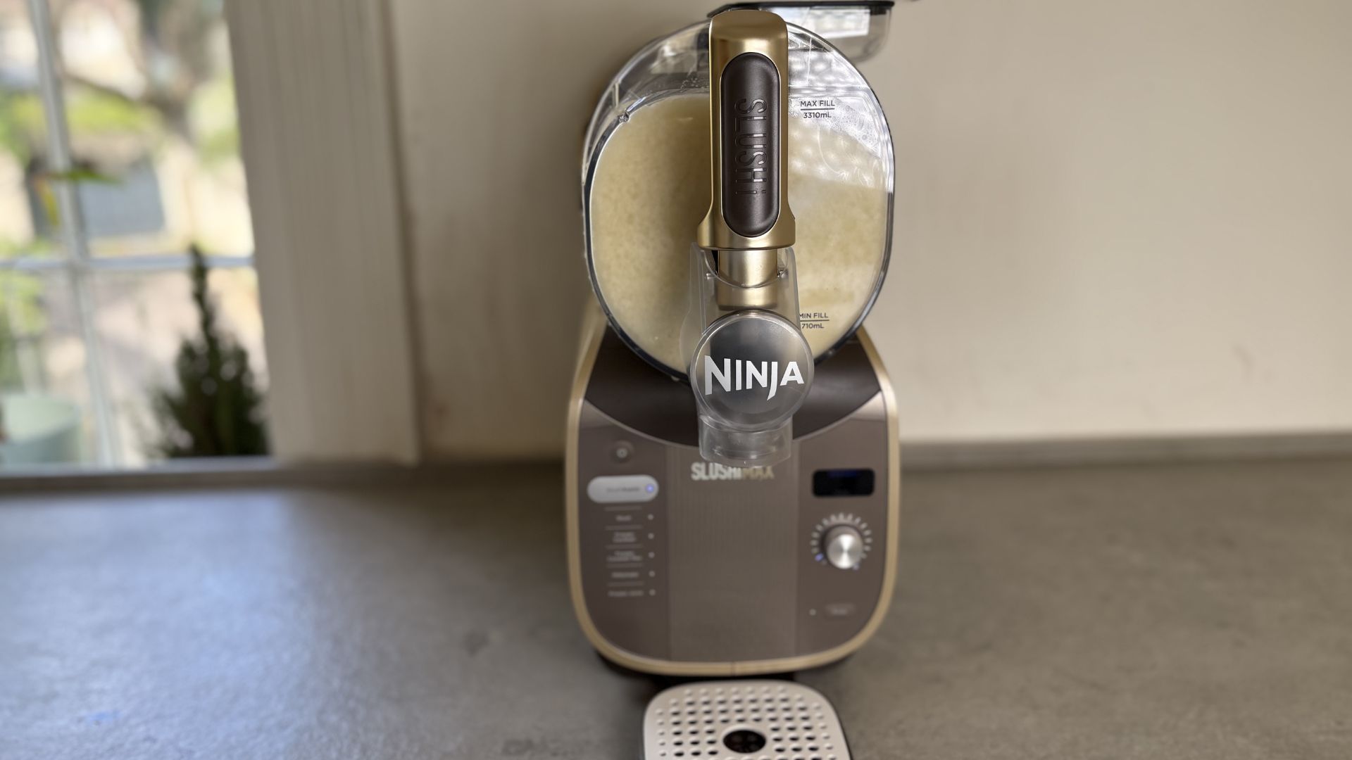 Ninja Slushi Max Frozen Drinks Maker churning