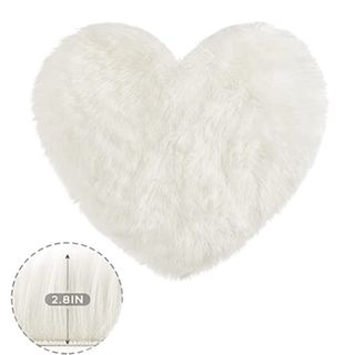 Heart-shaped faux sheepskin rug