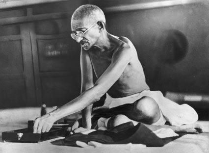 gandhi426--130131568330731100.jpg