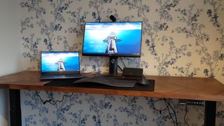 Autonomous SmartDesk Core standing desk