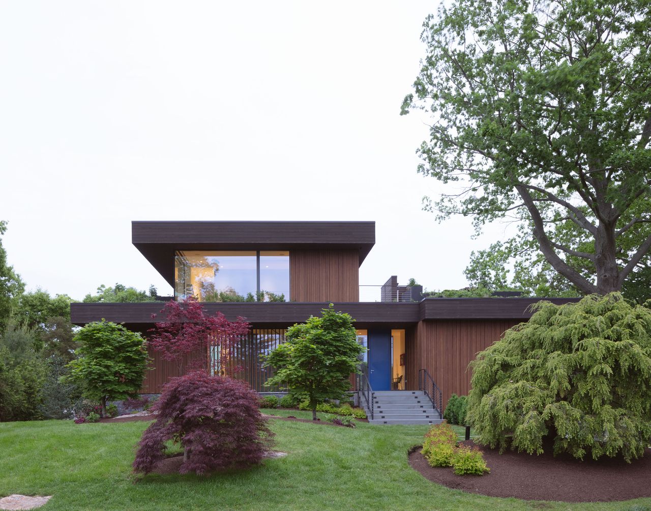 Front facade of Lake House by Worrell Yeung 