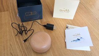 Morphée sleep aid with charging cable, box and instructions