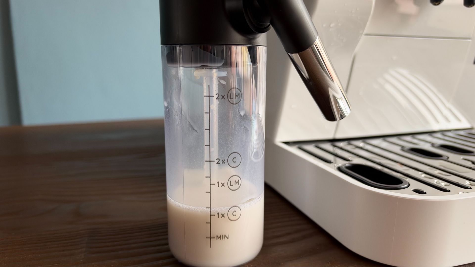De'Longhi Magnifica Start milk carafe close up
