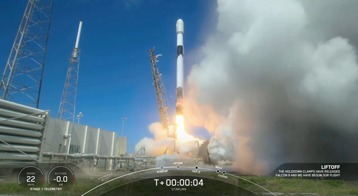 SpaceX wystrzeliwuje 56 satelitów Starlink, rakietę naziemną do morza