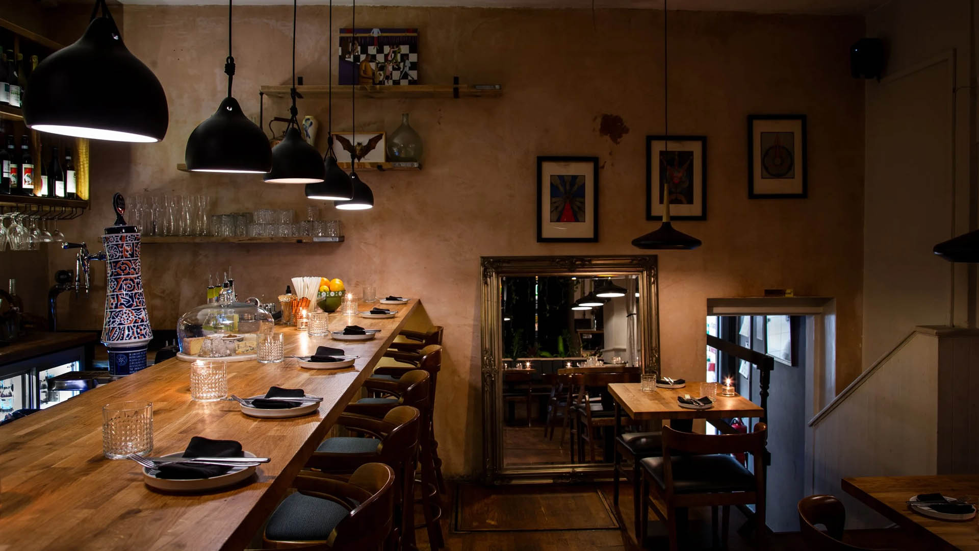 A photo of the Rogues restaurant interior.