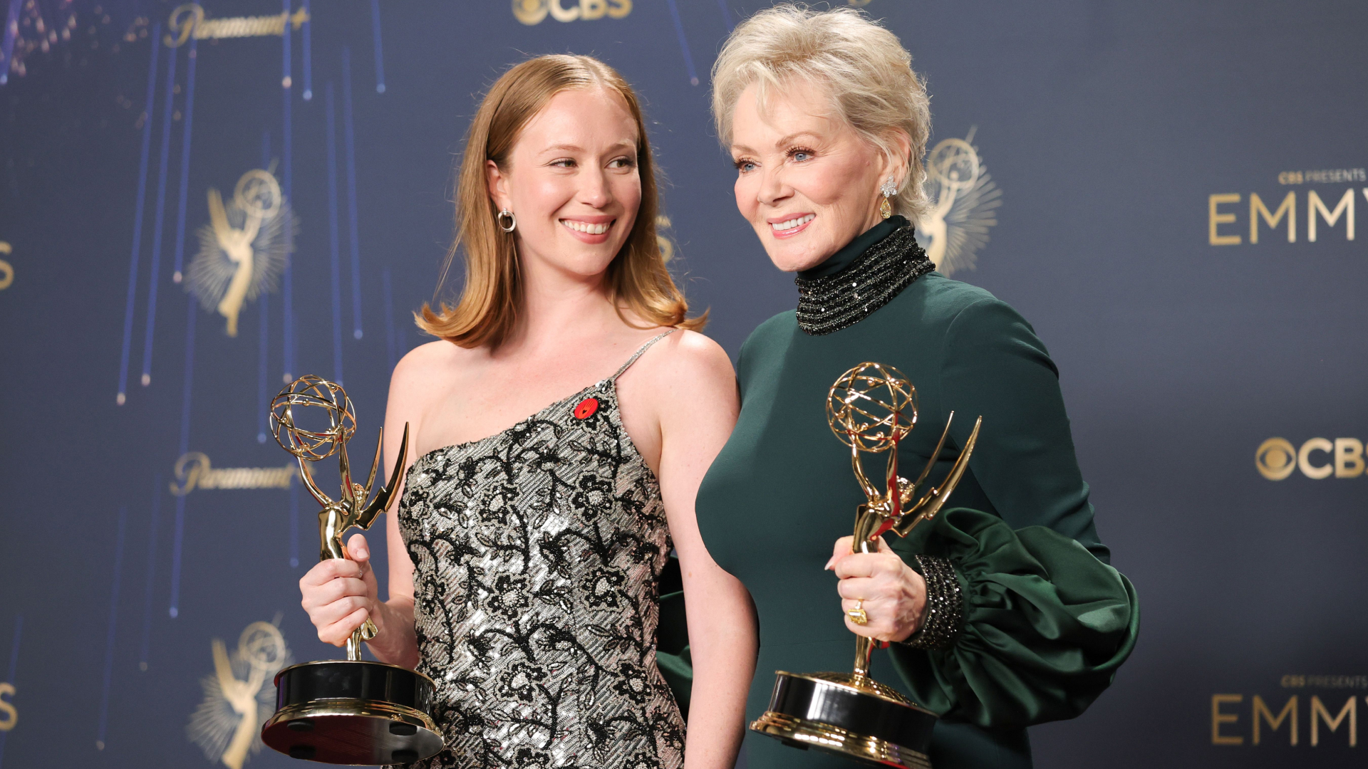 hacks stars hannah einbinder and jean smart pose together with their awards at the 2025 emmys