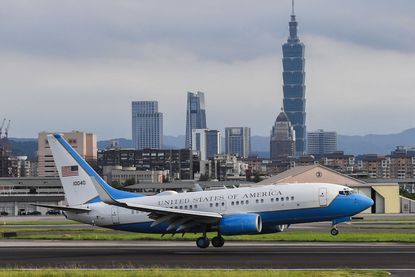 Alex Azar arrives in Taiwan.