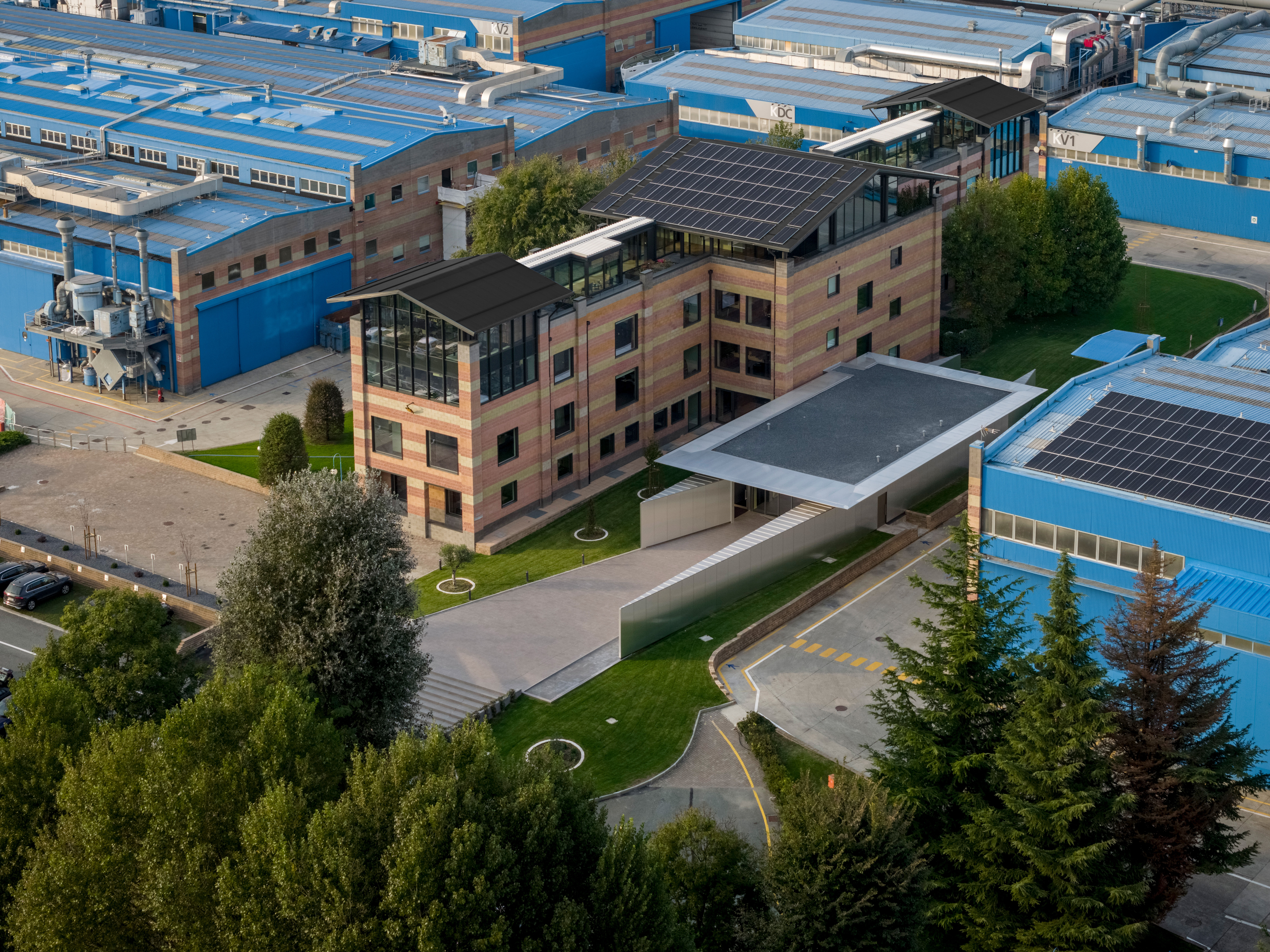 Azimut HQ by Michele de Lucchi