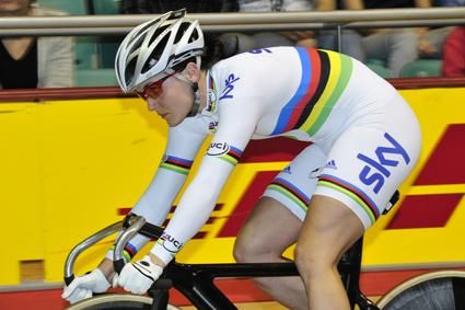 Victoria Pendleton in the rainbow jersey
