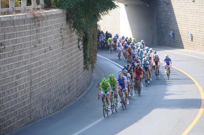 Cannondale and FDJ at the front of the peloton during stage 1 at the Tour of Beijing