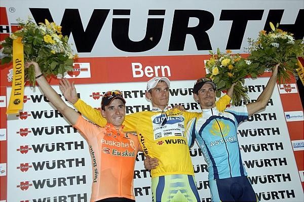 The podium: Roman Kreuziger (Liquigas) flanked by Igor Ant&oacute;n (Euskaltel-Euskadi) and Andreas Kl&ouml;den (Astana) (l &amp; r).