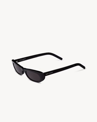 TVNfS6pA8vEc3ZYvLqNT6h-320-80 11 طرق غير ممل لارتداء رأس أسود إلى أخمص القدمين في صيف 2025