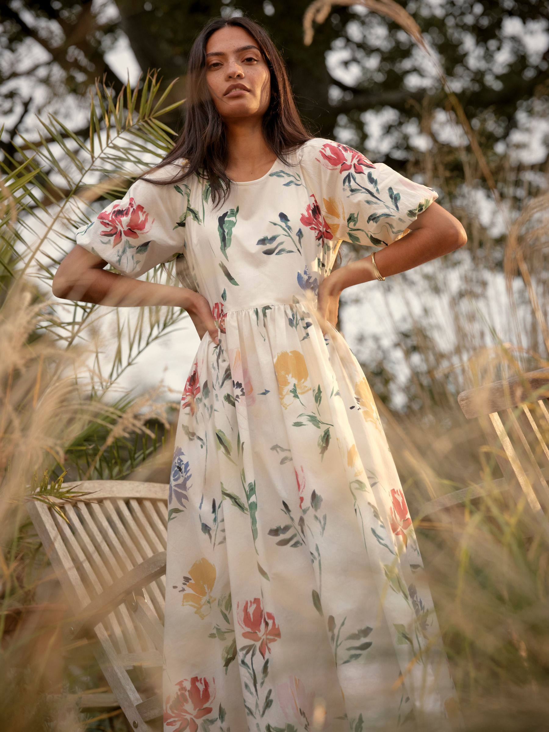 Regular Midi Dress in White Painted Floral - Size 6 S