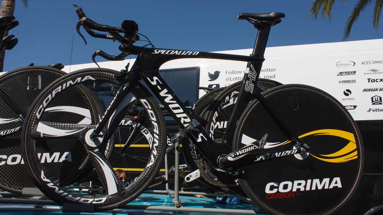 Astana rides the Specialized Shiv with Campagnolo groupsets and Corima wheels (Matthew Allen / Immediate Media)