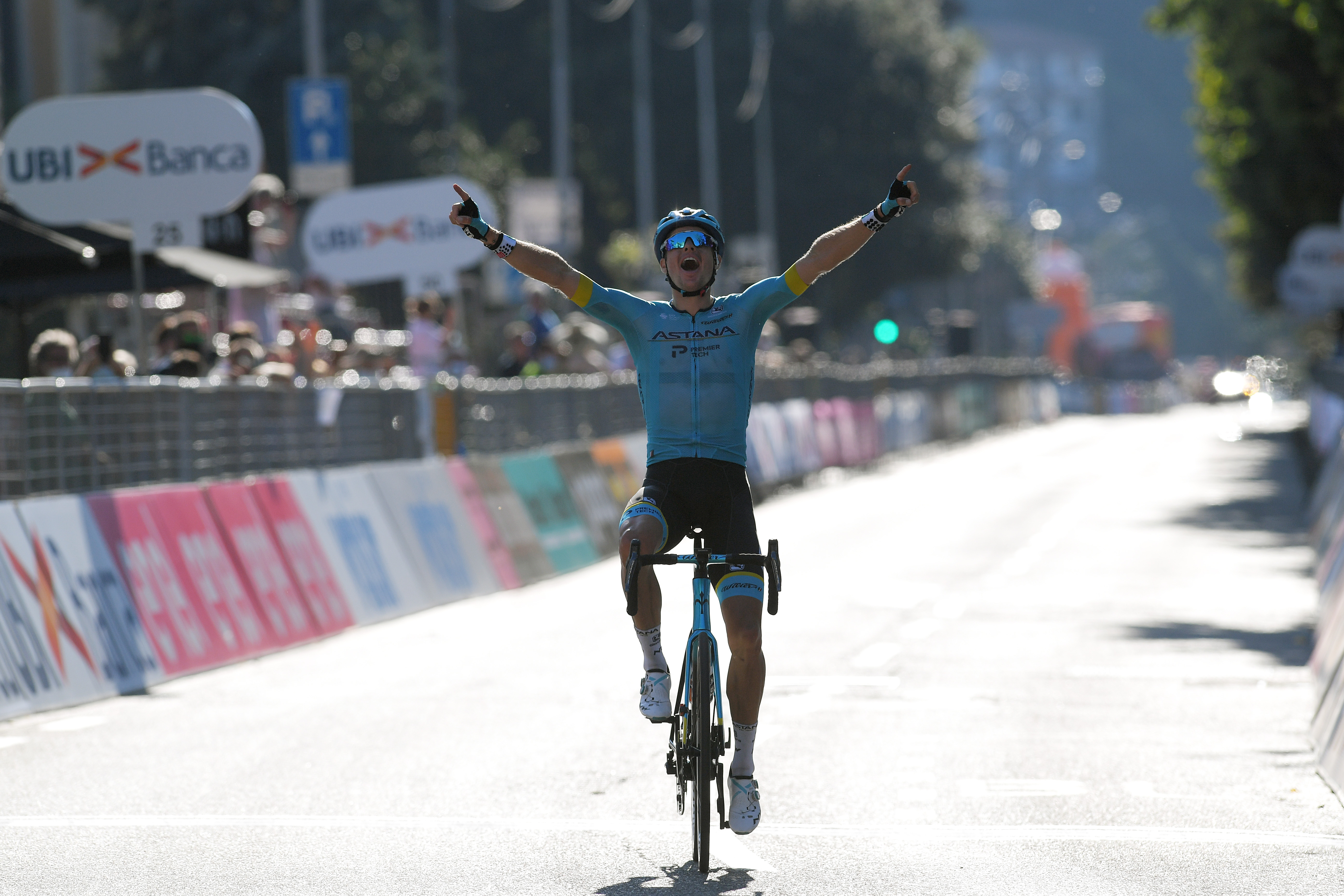 COMO ITALY AUGUST 15 Arrival Jakob Fuglsang of Denmark and Astana Pro Team Celebration during the 114th Il Lombardia 2020 a 231km race from Bergamo to Como ilombardia IlLombardia on August 15 2020 in Como Italy Photo by Tim de WaeleGetty Images