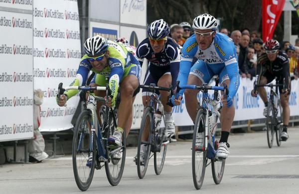 Francesco Chicchi (1st, Liquigas-Doimo), Roberto Ferrari (3rd, De Rosa-Stac Plastic) and Mattia Gavazzi (2nd, Colnago-CSF Inox)