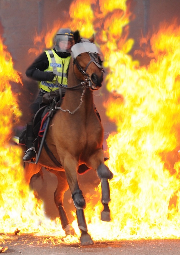 Lancashire-Constabularies-CATON-doing-fire-training3-copy.jpg