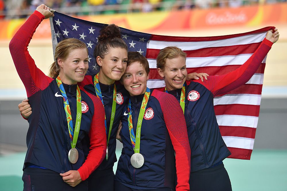 Chloe Dygert-Owen (Team USA) with the Team Pursuit team: Sarah Hammer, the late Kelly Catlin (USA) and Jennifer Valente