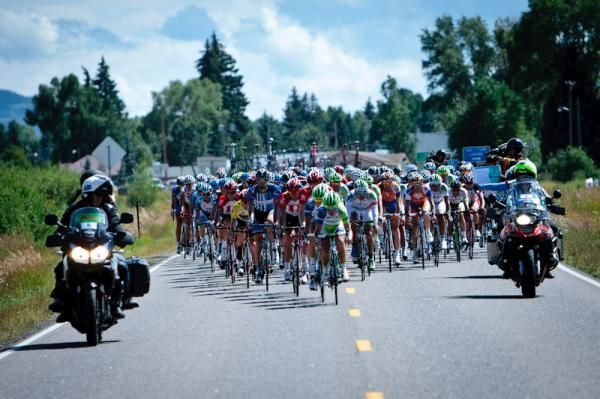 Lots of action at the front as the race gets closer to town.