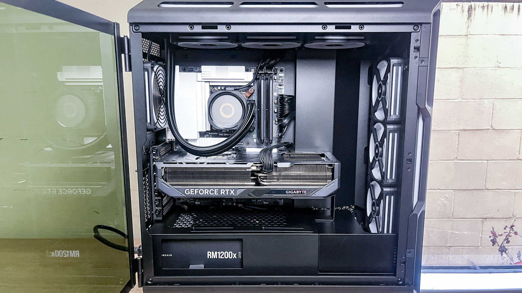 Corsair Vengeance i8300 (2025) review unit