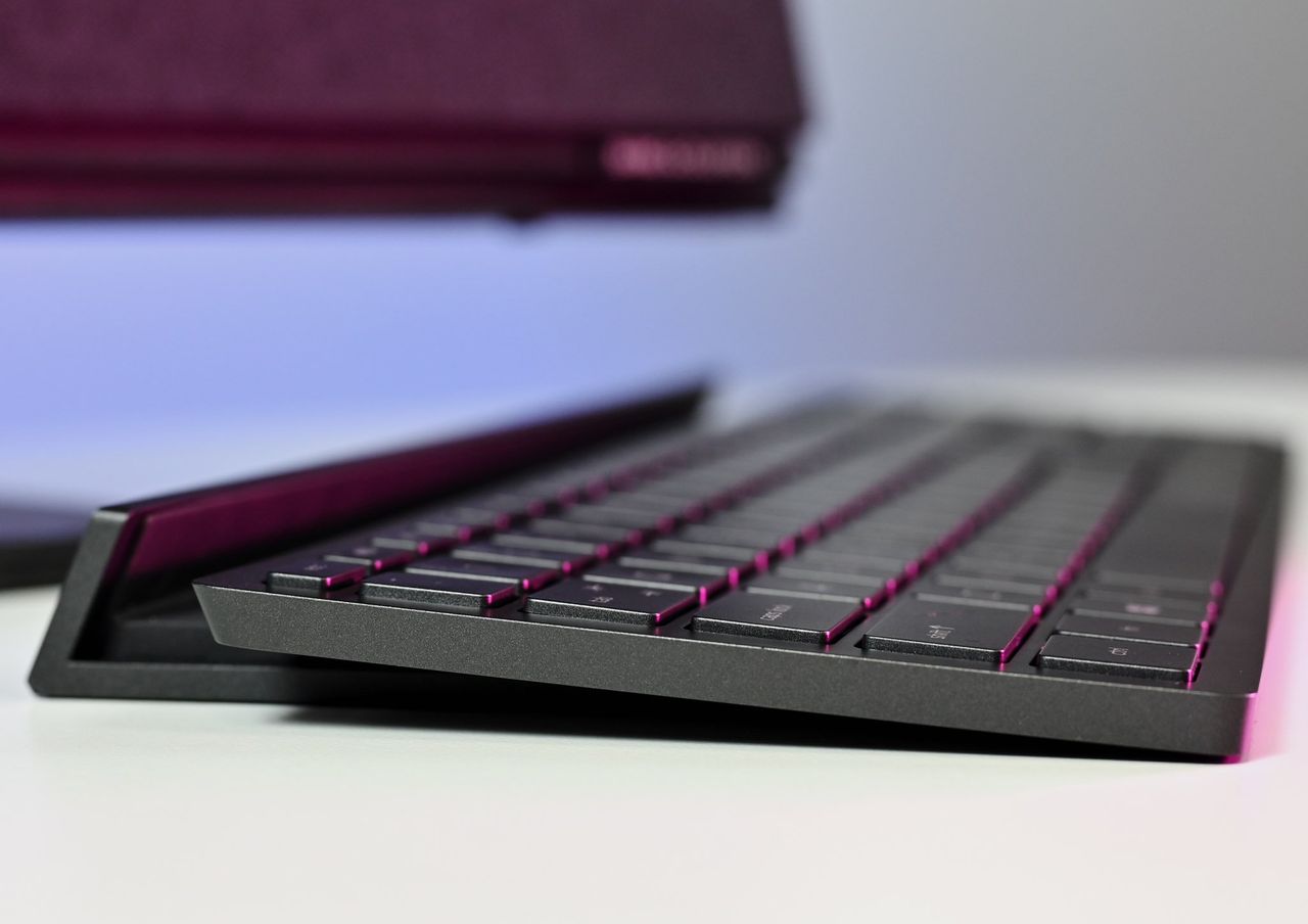 HP ENVY 32 AIO keyboard