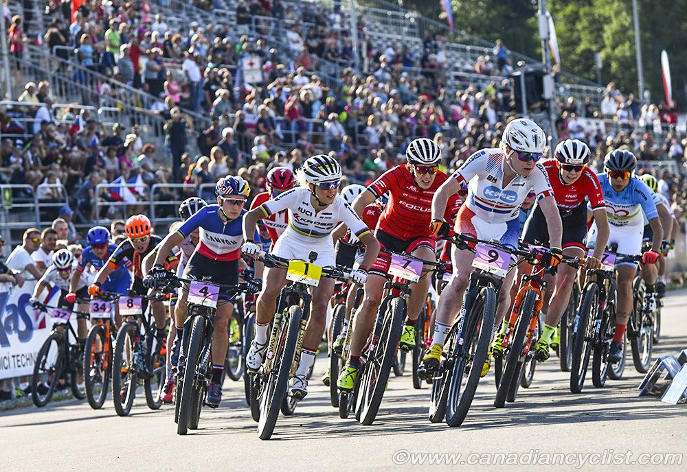 Annie Last (KMC-Ekoi-SRSuntour) at the front