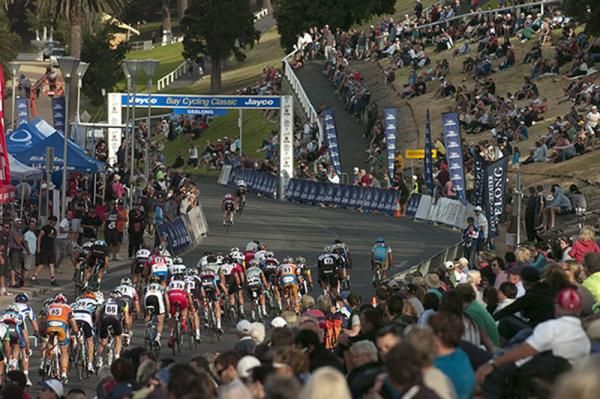 The peloton head up the home straight where fans had great viewing points on the hill.