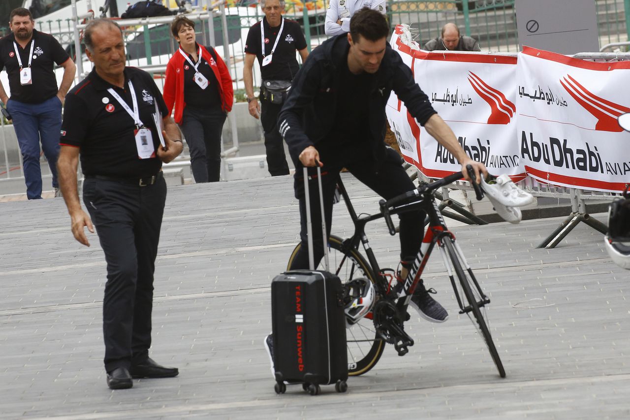 Tom Dumoulin brings his luggage with him