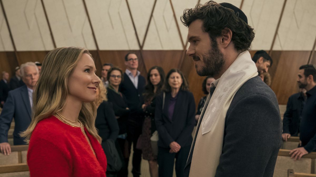 &quot;Nobody Wants This.&quot; (L to R) Kristen Bell as Joanne, Adam Brody as Noah in episode 102 of Nobody Wants This. Cr. Stefania Rosini/Netflix © 2024