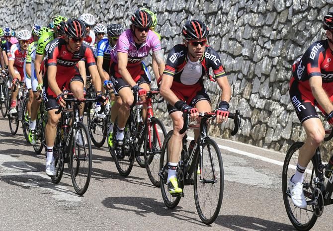 Cadel Evans protected by his BMC teammates during Stage 2
