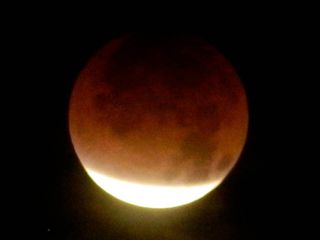 Lunar Eclipse Dec. 10 - Jeffrey Lee