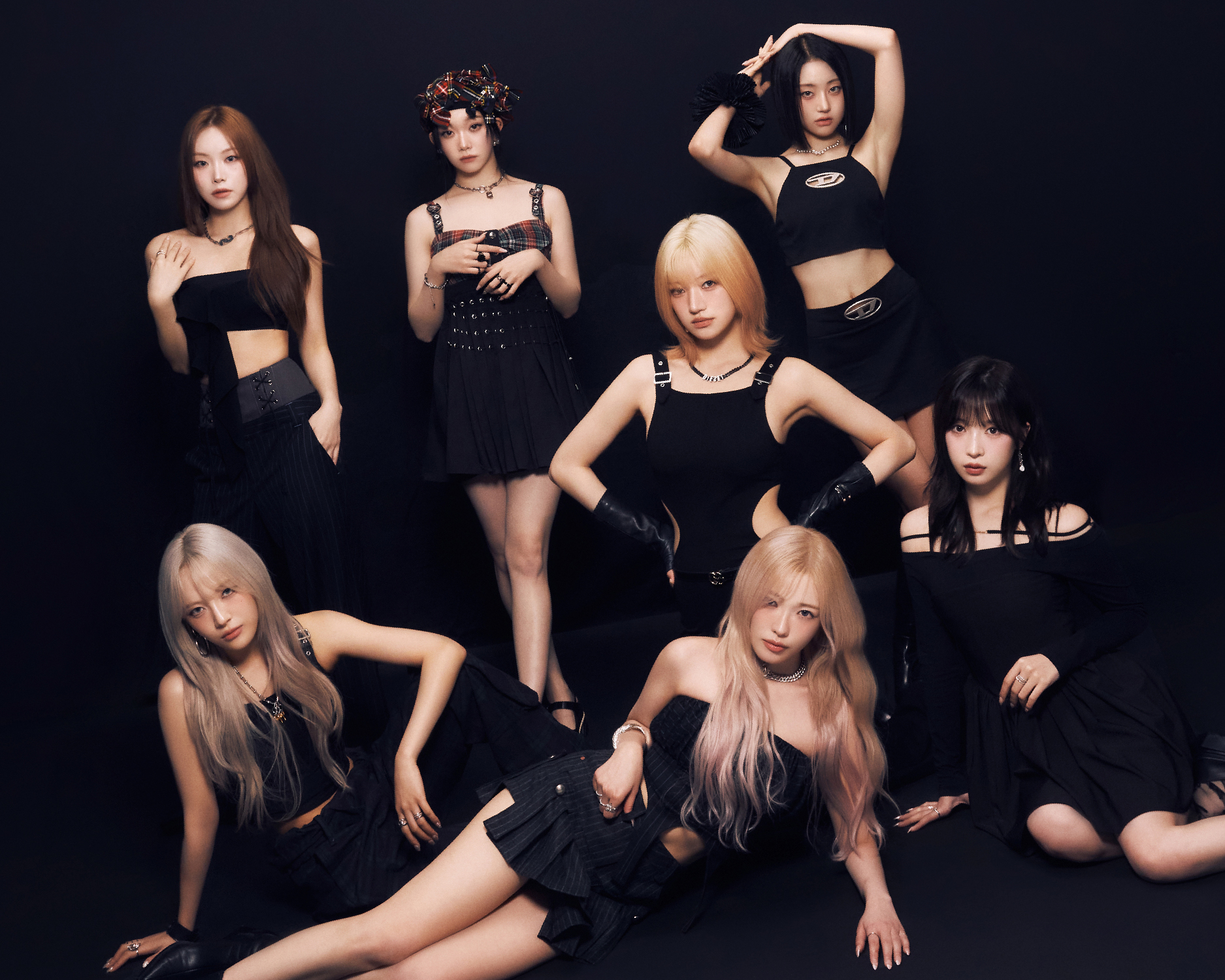 The members of Billlie, from left: Moon Sua, Suhyeon, Tsuki, Siyoon, Haram, Sheon, and Haruna.