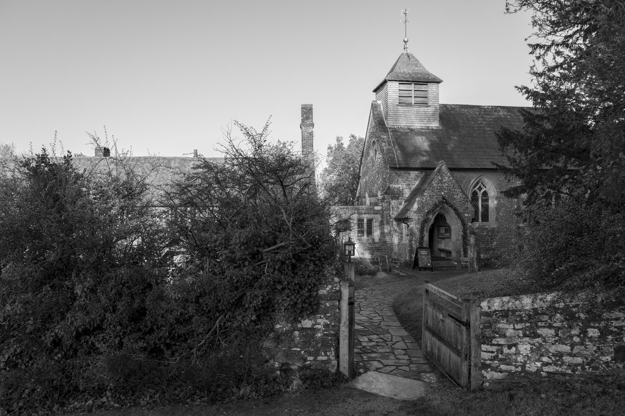 Leica Q3 Monochrom sample gallery: old church