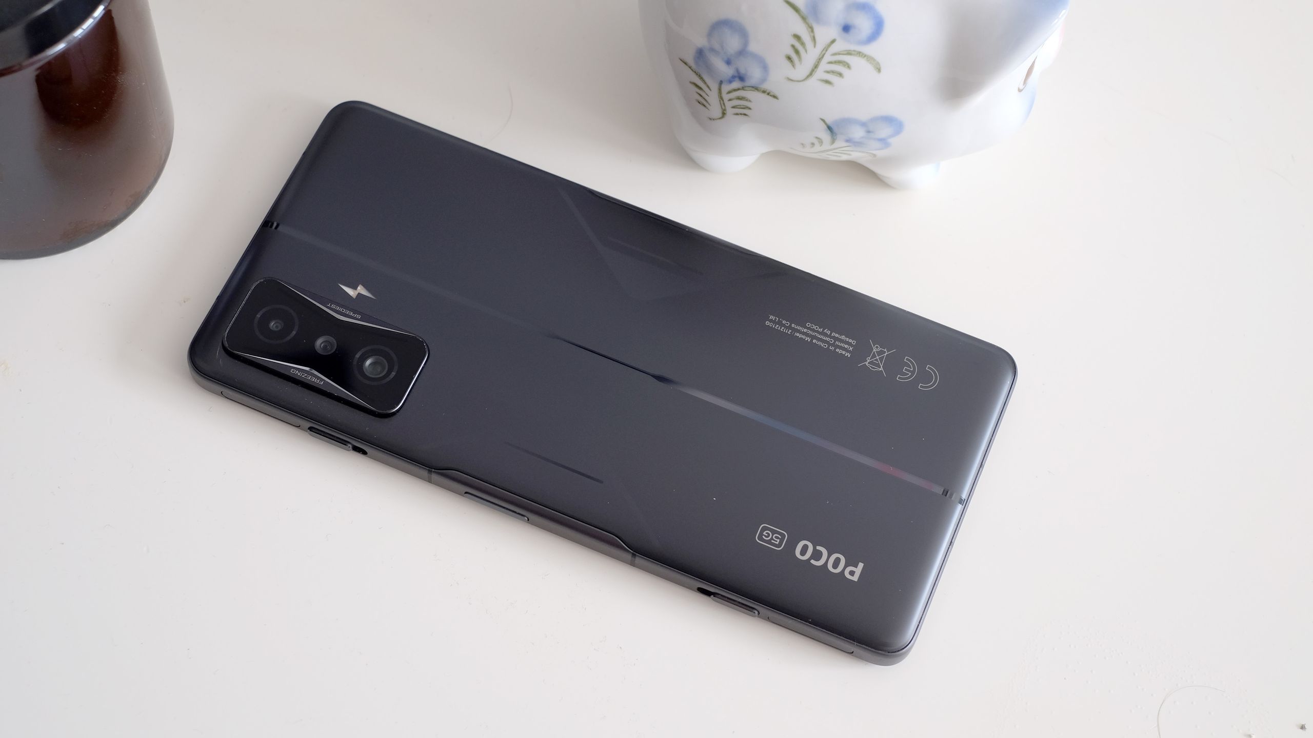 Xiaomi POCO F4 GT ブラック POCO F4 GT Review: Flagship gaming hardware at a budget price