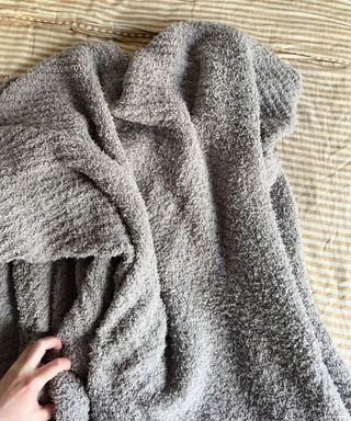 Barefoot's CozyChic Throw