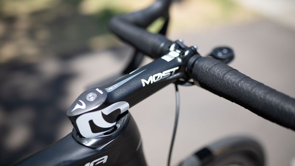 Luke Rowe's Pinarello Dogma F12 XLight