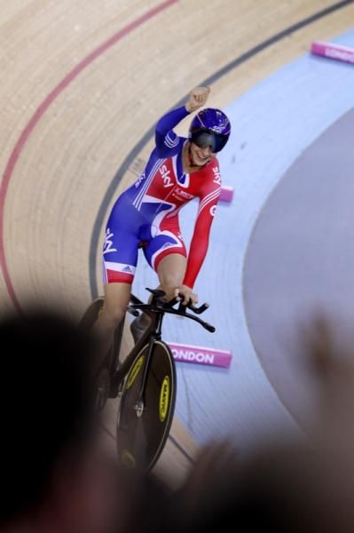 Joanna Rowsell has the crowd on their feet as she wins the individual pursuit