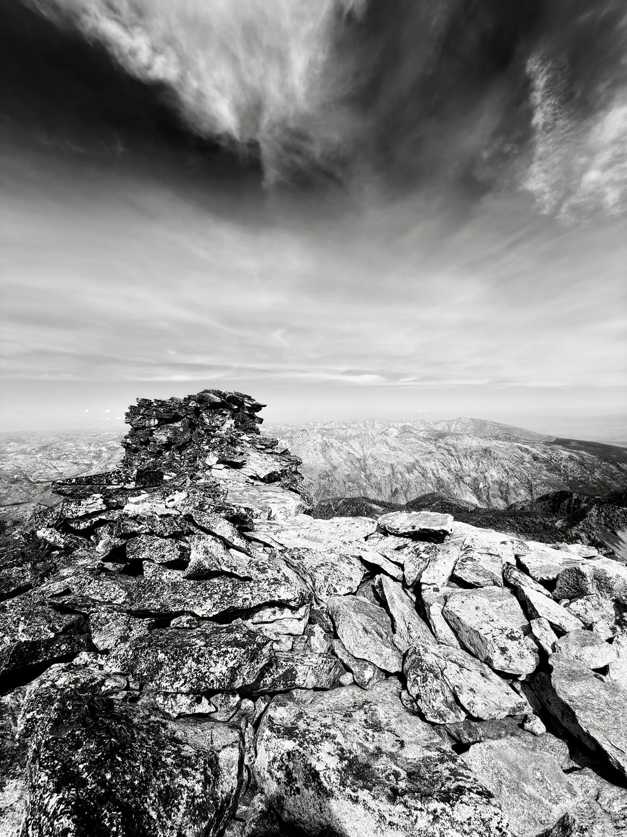 GuruShots - Powerful Black &amp; White Jan 26
