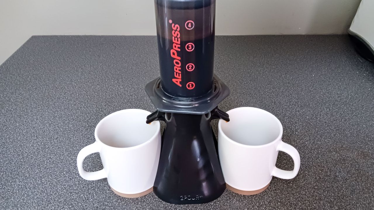 2POUR Dual Brew AeroPress accessory