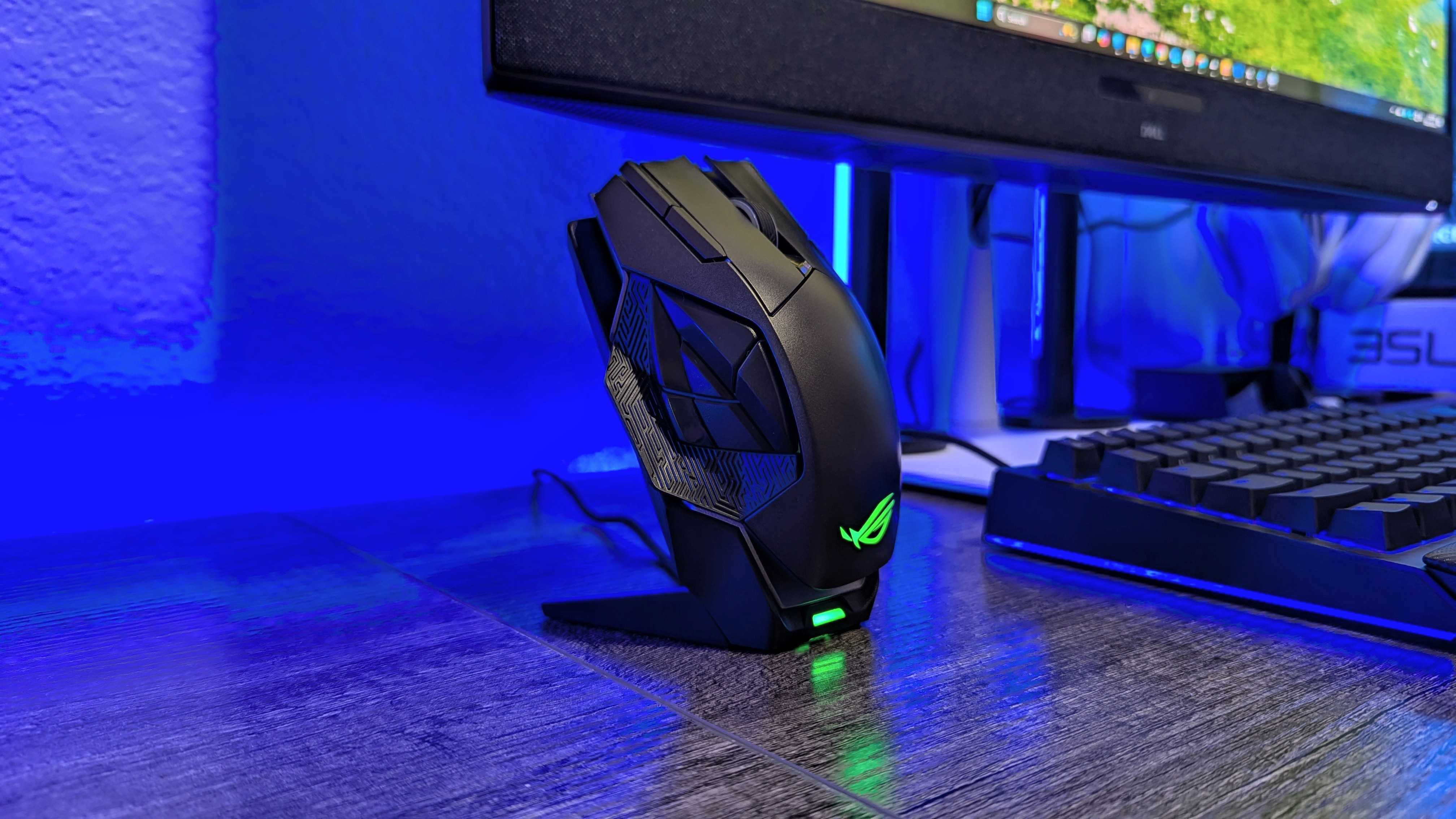 Image of the ASUS ROG Spatha X wireless gaming mouse.