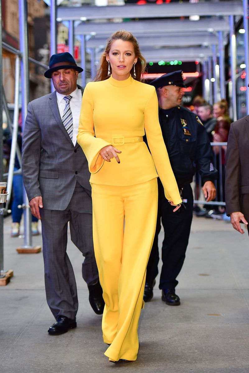 new york, ny october 16 blake lively arrives to abcs good morning america in times square on october 16, 2017 in new york city photo by james devaneygc images