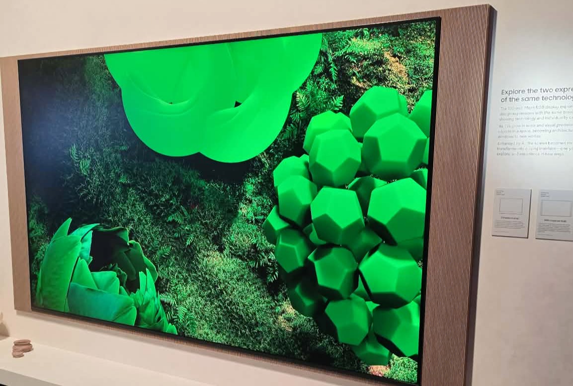 Samsungs 130-tommers micro RGB TV p&aring; Samsung Design Week.